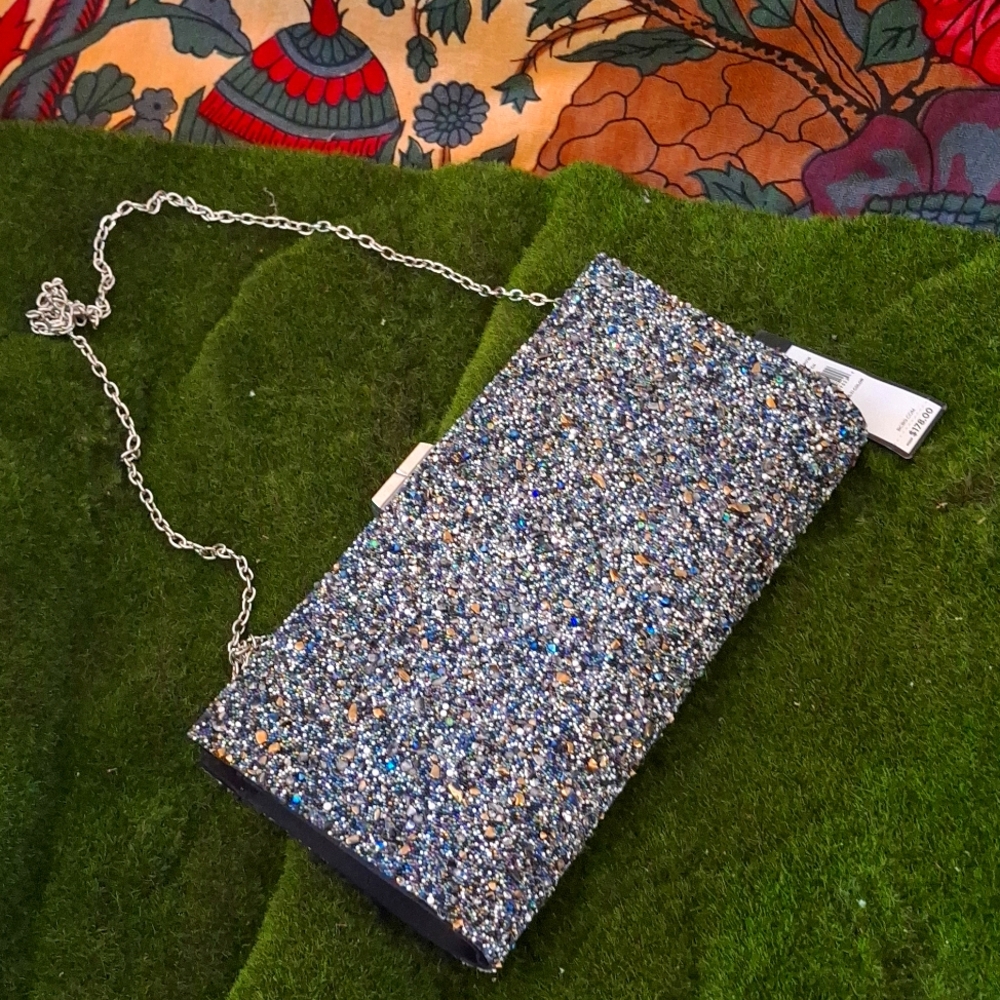 Vintage 70's look envelope bag with shoulder chain in crystal rock texture